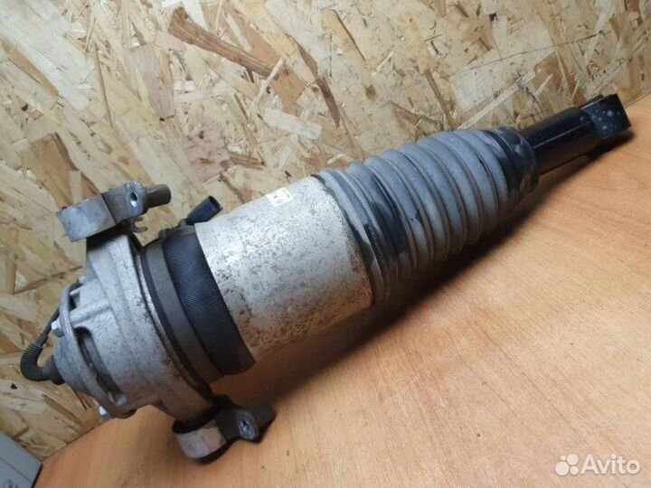 Амортизатор/стойка задняя правая Volkswagen Touare