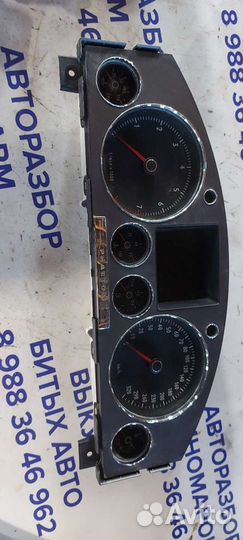 Щиток приборов на Volkswagen Phaeton