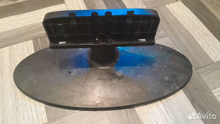 Пульт и подставка на Samsung UE32EH5007K