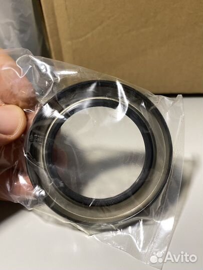 Сальник Victor Reinz