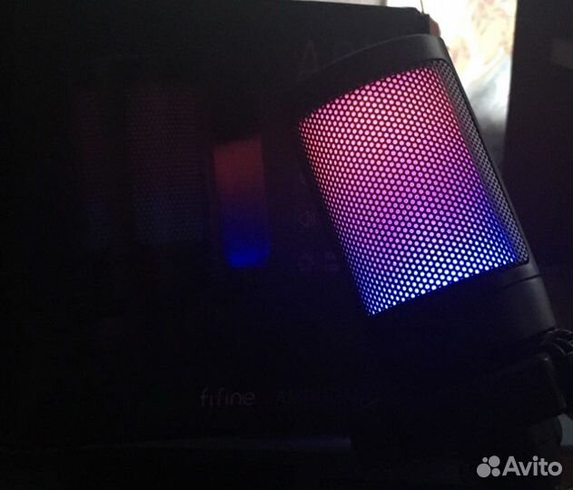 Микрофон с подсветкой, для записи песен и стримов