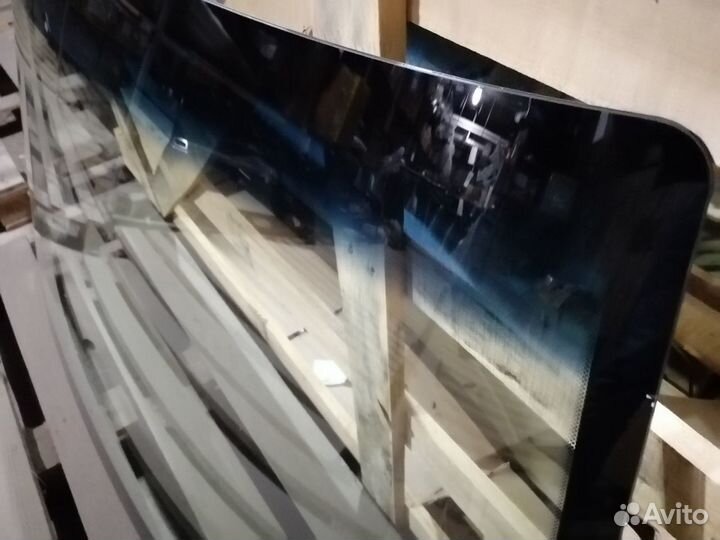 Стекло лобовое Шевроле Нива. С пластик держателем