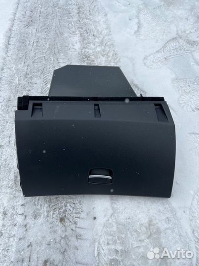 Бардачок Renault Latitude L70A M4R735 2010