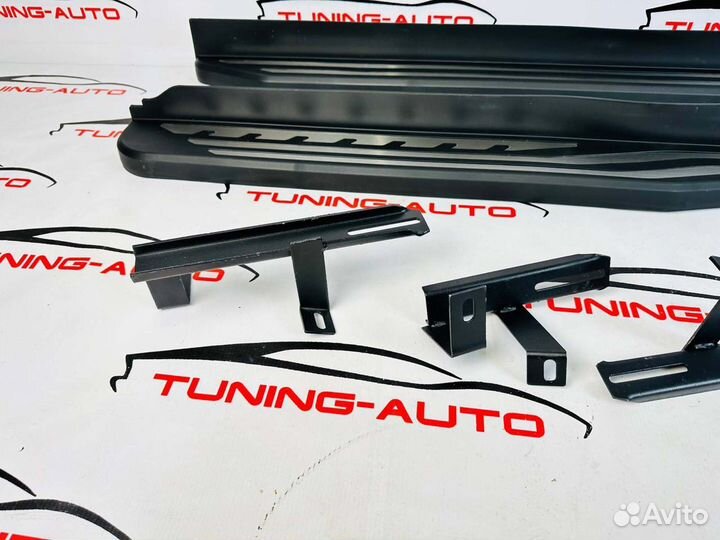 Подножки Toyota Highlander (XU 70 ) B3011