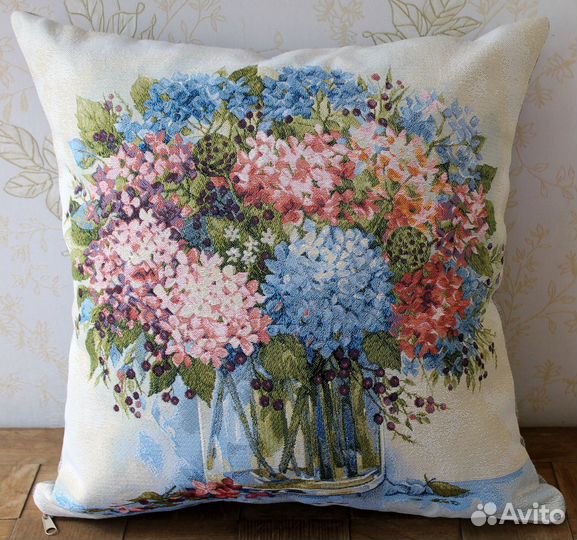Наволочки гобеленовые с цветочными сюжетами