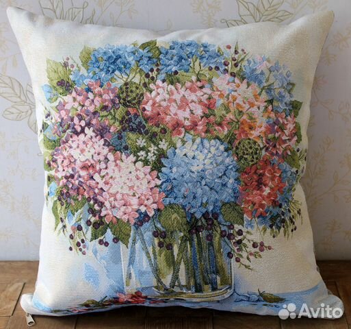 Наволочки гобеленовые с цветочными сюжетами
