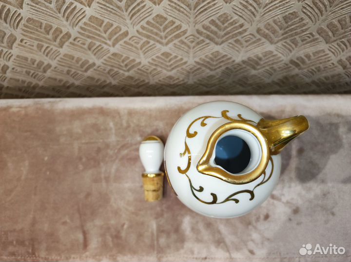 Фарфоровый штоф с крышкой.Конец хх века. Италия