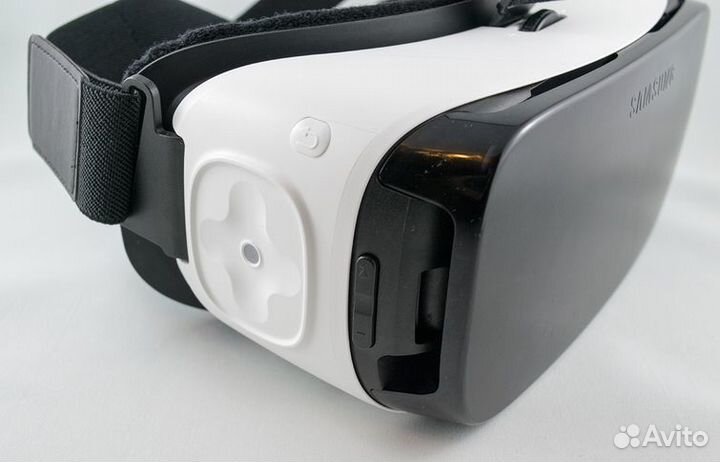 Очки виртуальной реальности Samsung Gear VR R322