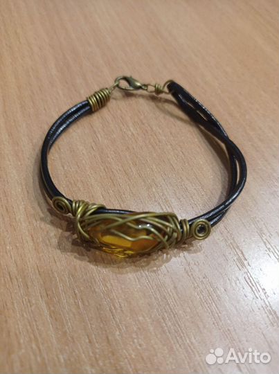 Браслет с янтарем