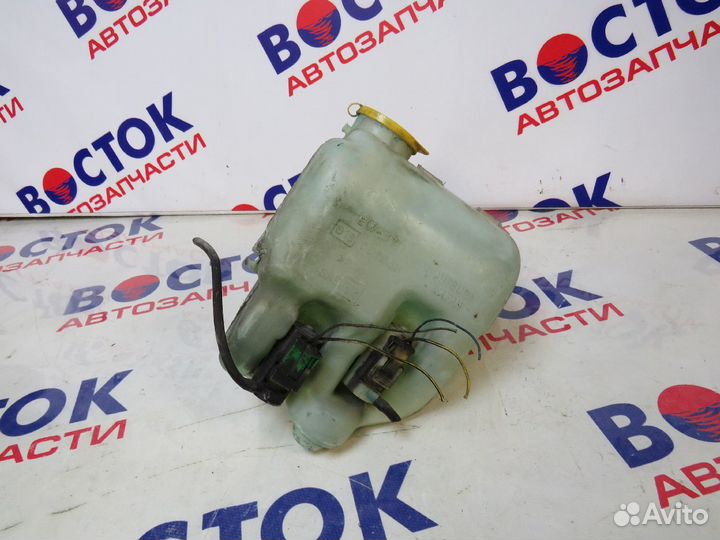 Бачок омывателя subaru legacy BE5, BG5, BD5, BG2