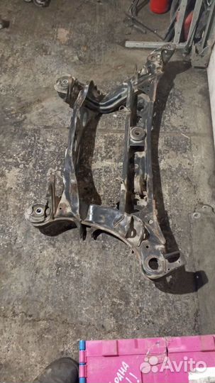 Подрамник задний Mercedes-Benz E W210 3.2 M112