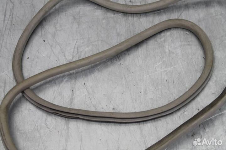 Уплотнитель Nissan Pathfinder R51