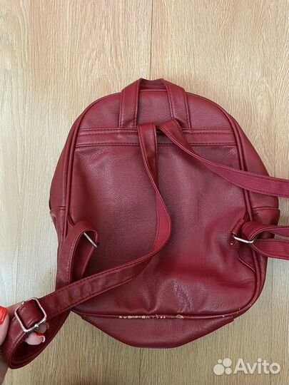 Рюкзак женский красный с рисунком