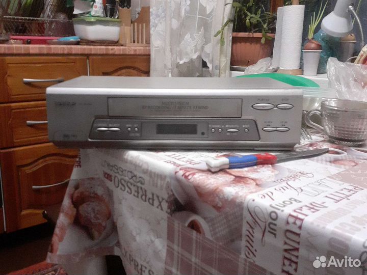 Видеомагнитофон sharp