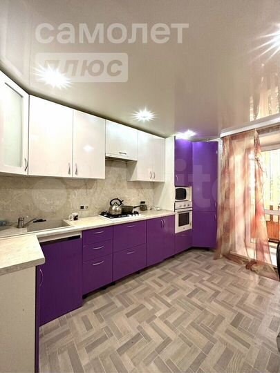 2-к. квартира, 67,4 м², 1/10 эт.