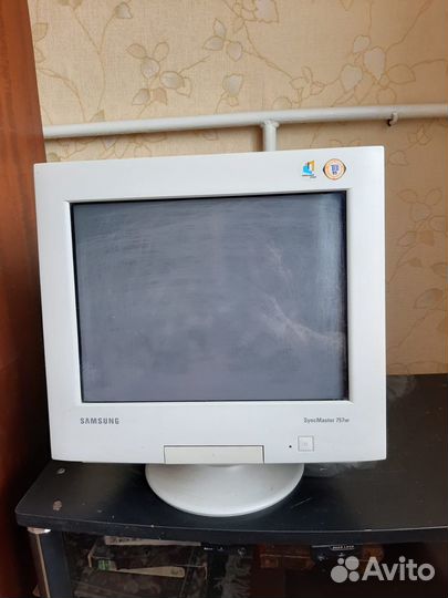 Монитор Samsung SyncMaster 757NF