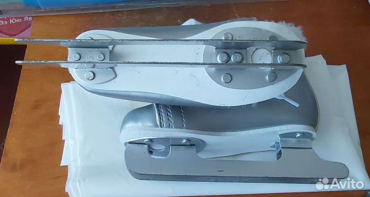 Двухполозные коньки новые аргамак лыжи Всё детское