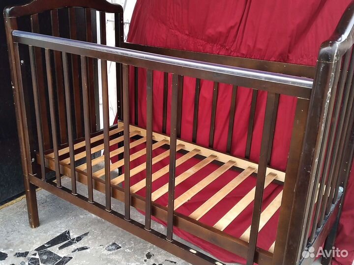 Детская кроватка