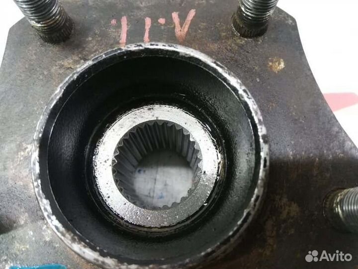 Ступица передняя левая Suzuki Grand Vitara TD54V