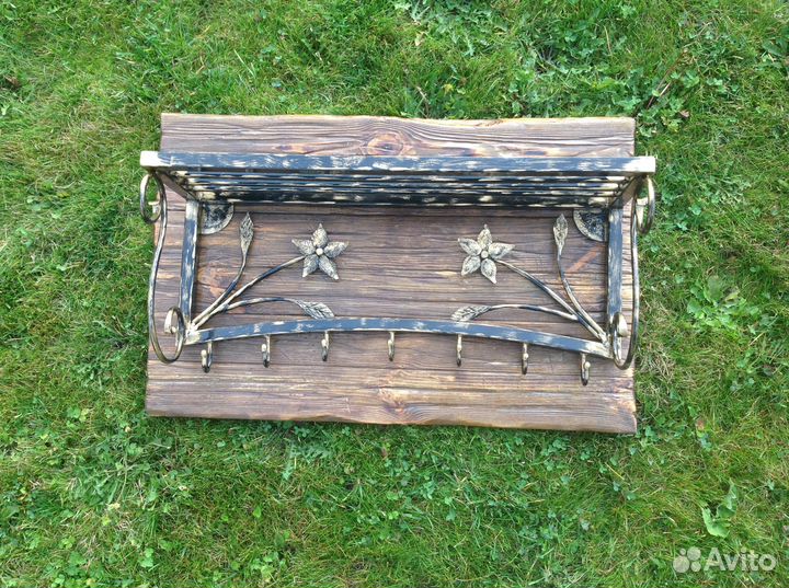 Вешалка настенная в прихожую