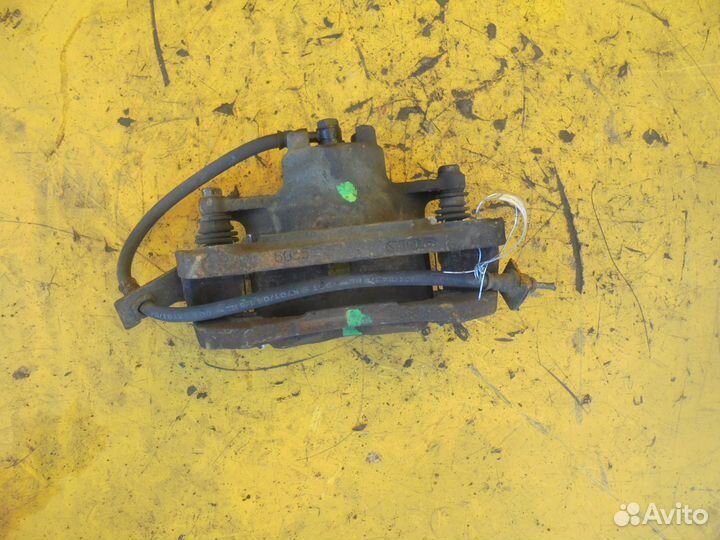 Суппорт передний левый Mitsubishi Galant 2003-2012