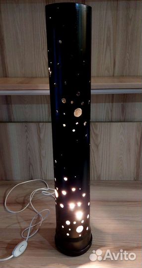 Светильник настольный современный