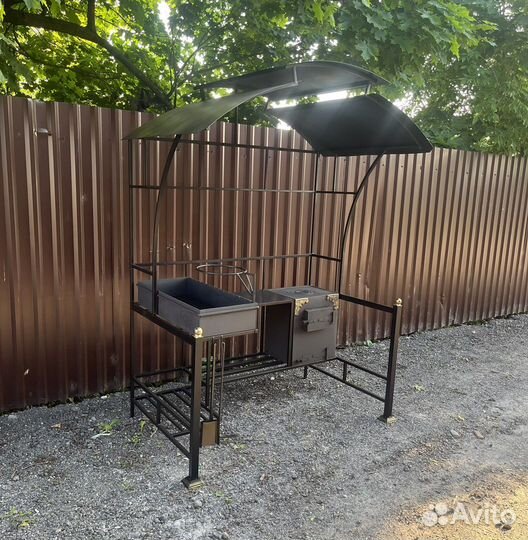 Мангал с печью и крышей лофт