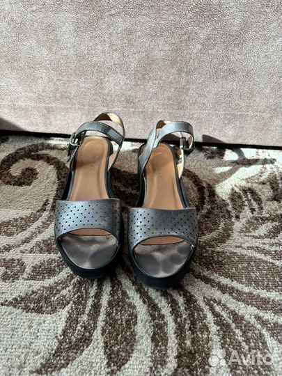 Сандалии женские