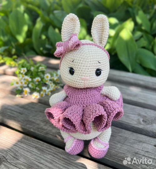 Вязаные игрушки и пинетки ручной работы