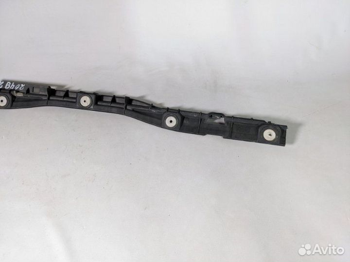 Крепление бампера заднее правое Opel Astra H