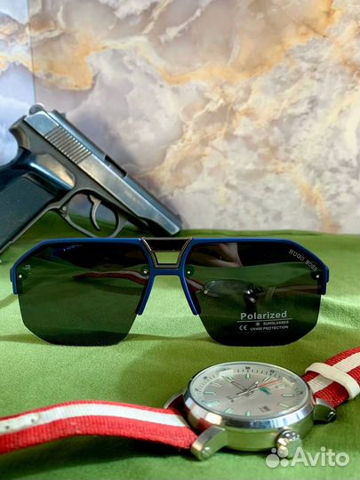 Солнцезащитные очки Hugo Boss синие