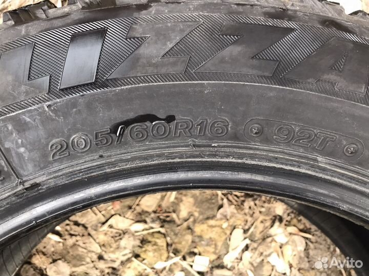 Bridgestone Blizzak Spike-01 205/60 R16 92