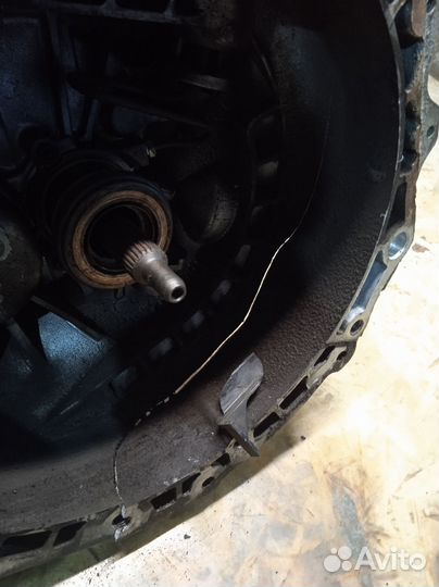 МКПП (механическая коробка переключения передач) C