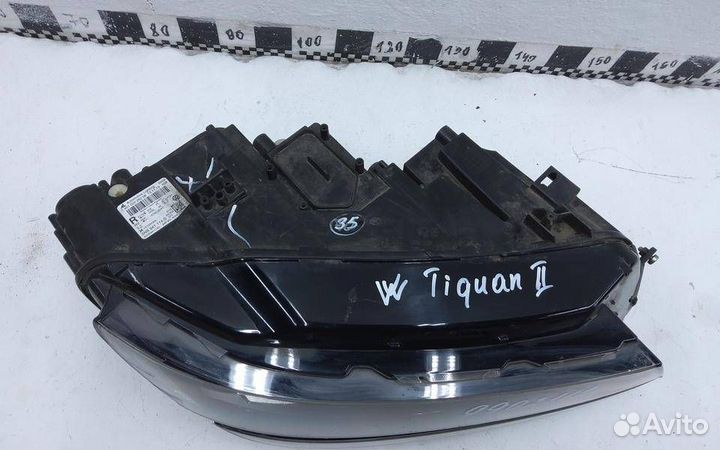 Фара правая Volkswagen Tiguan