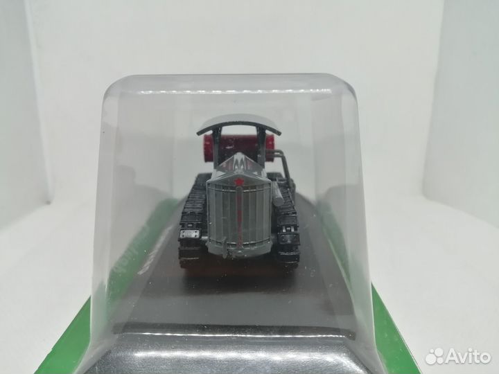 Модель Гусеничный трактор-тягач «Коммунар»