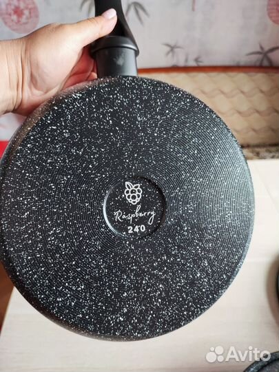 Продам сковороды