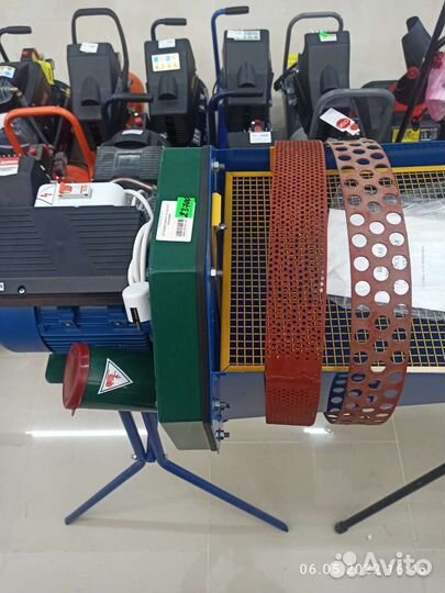 Зернодробилка кормоизмельчитель