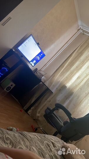 Компьютерный стол