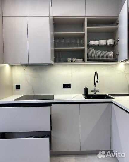 Кухонный гарнитур эмаль