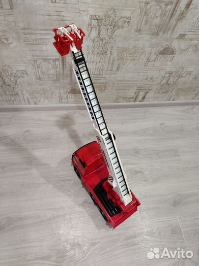 Игрушка пожарная машина