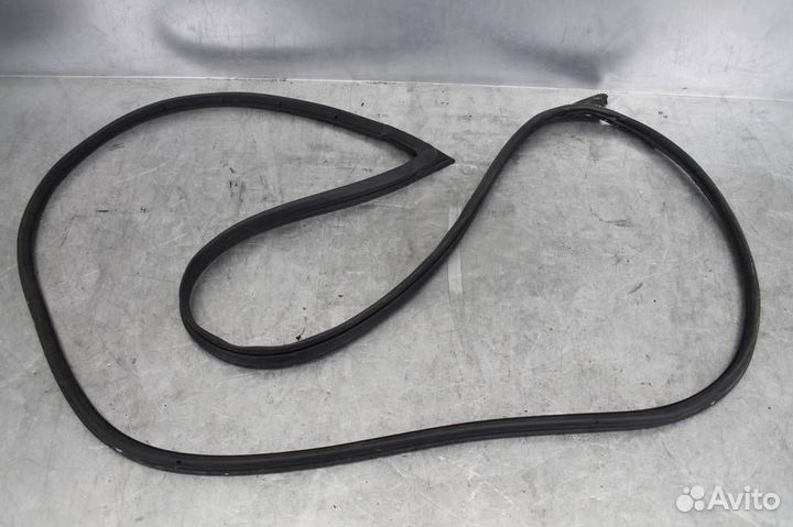 Уплотнитель двери передней левой Mazda 3 (BL) 200