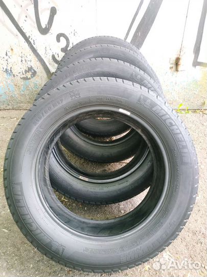 Michelin Latitude Tour HP 215/60 R17