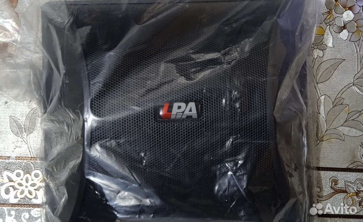 Настенный громкоговоритель