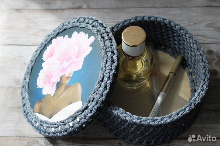 Корзинка для хранения из трикотажной пряжи и шнура