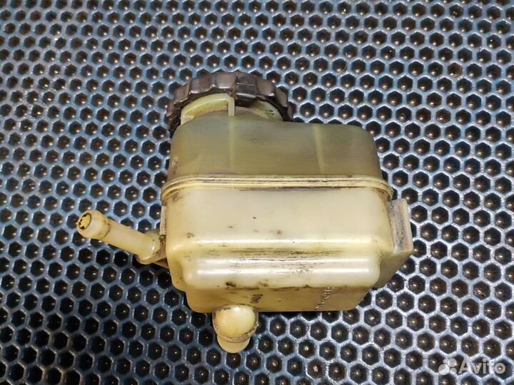 Бачок гур toyota corolla e110