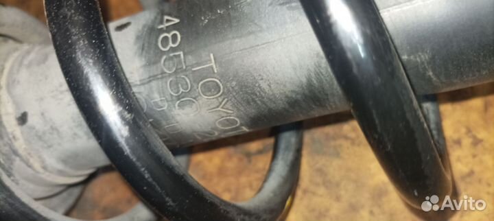 Амортизаторы задние Toyota Celica zzt23