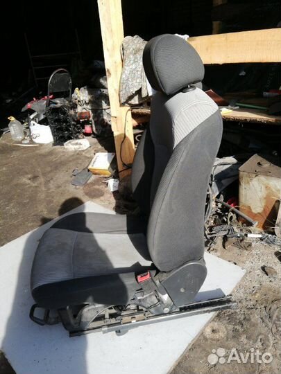 Сиденье переднее правое Chevrolet Cruze 1 1.6