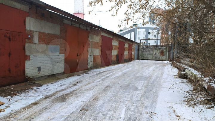 Гараж, > 30 м²