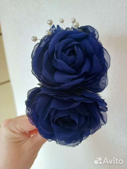 Ободок с цветами из шелка