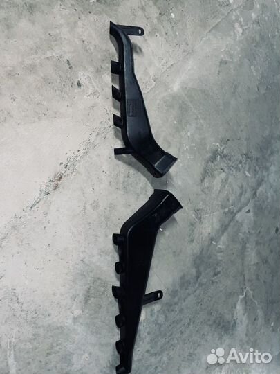 Дефлектор воздуховода правый и левый